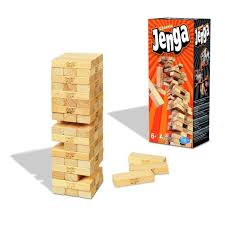 Jeu Fantasy Jenga en bois avec 48 blocs de construction empilés pour jeu d’adresse.