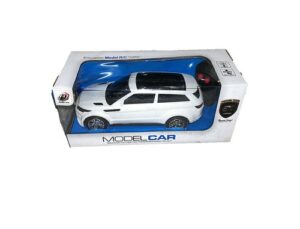 Voiture télécommandée Model Car avec moteur puissant, pneus antidérapants et design réaliste sur piste.