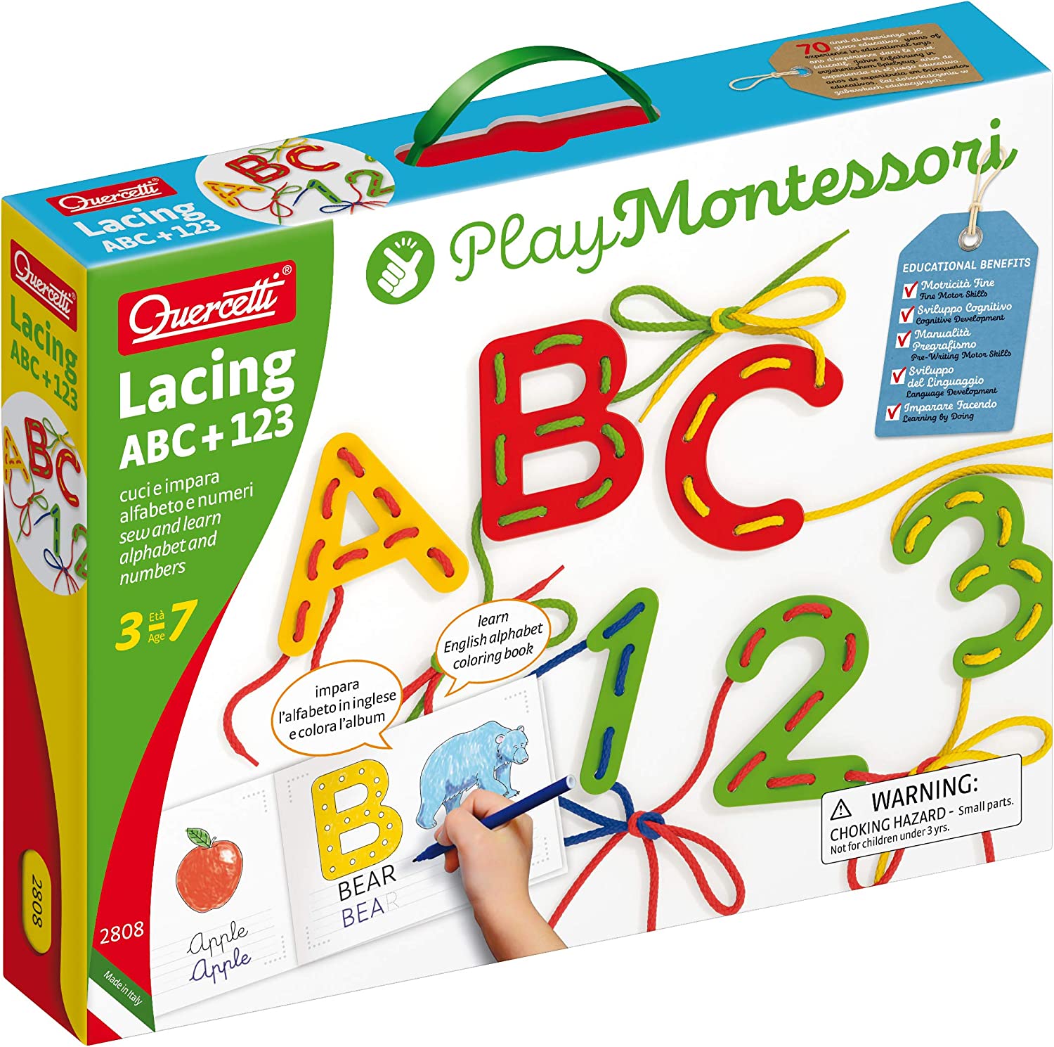 Enfant enfilant des lettres et chiffres colorés Montessori pour créer des colliers