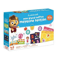 Coffret éducatif La petite école Moyenne Section avec livrets, cartes et matériel pédagogique coloré.