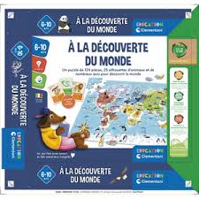 Le coffret contient un puzzle à reconstituer, représentant un planisphère avec les principaux reliefs, les silhouettes des animaux et des images de la végétation typique des différentes régions. https://st0.etoilejouet.ma/wp-content/uploads/2024/08/a-la-decouverte-du-monade-etoile-jouet.jpg