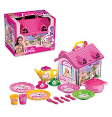vous avez besoin pour organiser un goûter avec vos poupées ou vos amis. Il comprend une théière avec couvercle, 2 tasses à thé et 2 soucoupes, 3 gobelets, 3 cuillères à thé et 4 assiettes. https://st0.etoilejouet.ma/wp-content/uploads/2024/09/la-maison-de-the-barbie-dede-etoil