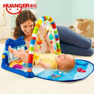 Tapis musical d’éveil et d’activité piano – Huanger, est un excellent centre d’activités sur le thème de la mer pour les bébés, avec 5 hochets suspendus colorés amovibles et une musique de piano gracieuse. https://st0.etoilejouet.ma/wp-content/uploads/2024/09/tapis-musical-deveil-et-dactivite-piano-etoile-jouet.jpg