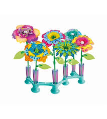 Set de fleurs parfumées Clementoni. Set de bricolage et de science Clementoni. Fabrique de magnifiques fleurs en papier. Suivez les instructions et vous obtiendrez des fleurs qui ne sont pas seulement belles, mais qui sentent aussi très bon. Convient aux enfants à partir de 8 ans. https://st0.etoilejouet.ma/wp-content/uploads/2024/12/box-fregrant-fleurs-clementoni-etoile-jouet.jpg