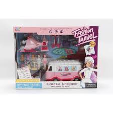 Les enfants peuvent vivre l'aventure de camping de leurs rêves avec le jeu de camping-car TeganPlay avec poupée et camping-car transformable. Ce qui est inclus : Camping-car Hélicoptère 1 poupée avec support de poupée 3 robes pour poupée 2 coiffures une blonde et une brune Adorable ensemble de patio avec barbecue Valise Toboggan qui se fixe au camping-car ouvert https://st0.etoilejouet.ma/wp-content/uploads/2025/02/bus-and-helicopter-etoile-jouet.jpg