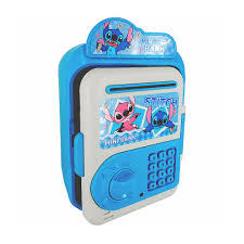 Tirelire électronique avec motifs Stitch et Angel Code secret personnalisable avec clavier numérique Aspiration automatique des billets Compartiment intérieur spacieux pour billets et pièces Design adorable inspiré de Lilo & Stitch Effets sonores et lumineux amusants Cadeau éducatif et décoratif https://st0.etoilejouet.ma/wp-content/uploads/2025/03/stitch-mini-bank.jpg Code secret personnalisable avec clavier numérique Aspiration automatique des billets Compartiment intérieur spacieux pour billets et pièces Design adorable inspiré de Lilo & Stitch Effets sonores et lumineux amusants Cadeau éducatif et décoratif